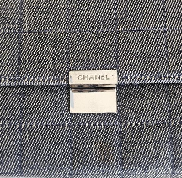 🖤 Chanel Denim Flap 🖤 - Picture 5 of 11